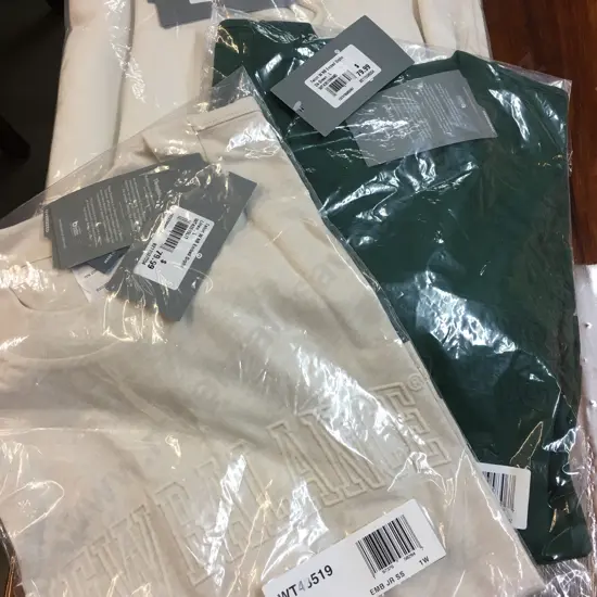 New Balance Hoodie Linen Colour, Green Embossed, Linen Embossed Tee Shirts, Size L