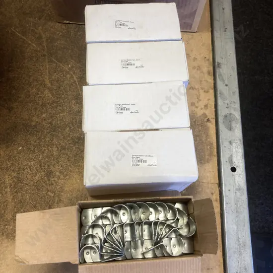 Conduit Saddles Half, 25mm, Zinc Plate, 5 x Boxes