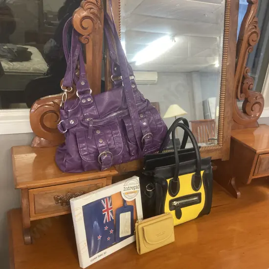 Bags, Wallet & Vintage Boxed Leather Travel Set