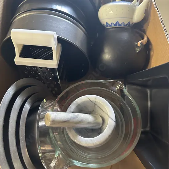 Selection Of Bake Ware, Pyrex Ware Etc