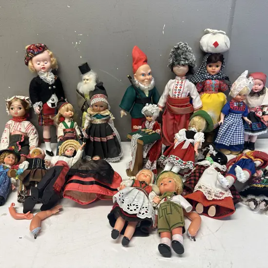 Selection Of Dolls Of The World 