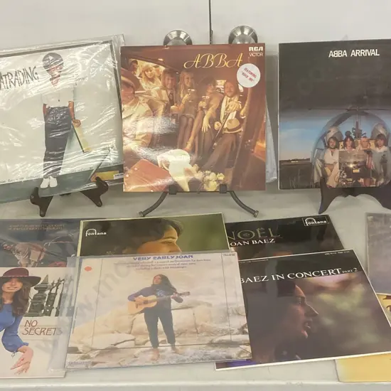 Vinyl LPs x 11 - ABBA, Joan Armatrading, Joan Baez, Jose Feliciano, Bread, Simon & Garfunkel, Carly Simon