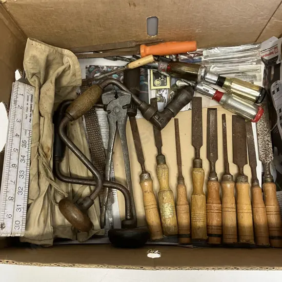 Box lot Chisels, Brace & Bits, Augers, Files Etc