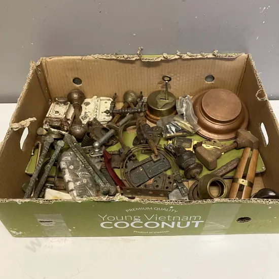 Box Lot Vintage Items & Brass Ware