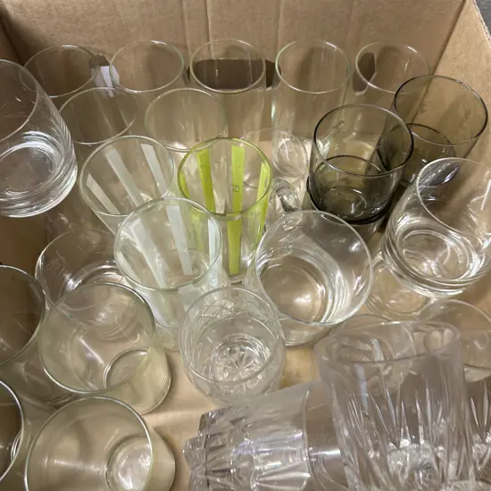Box lot Glassware