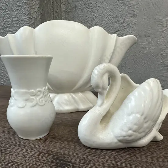 Vintage Cream Vases (af) Including Crown Lynn Etc