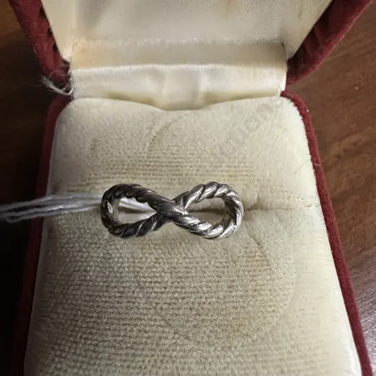 925 Ring With Cross Over