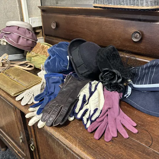 Vintage Ladies Hats, Gloves & Oroton Clutch
