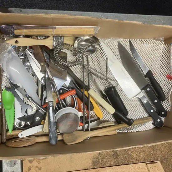 Box Lot Kitchenware, Knives Etc