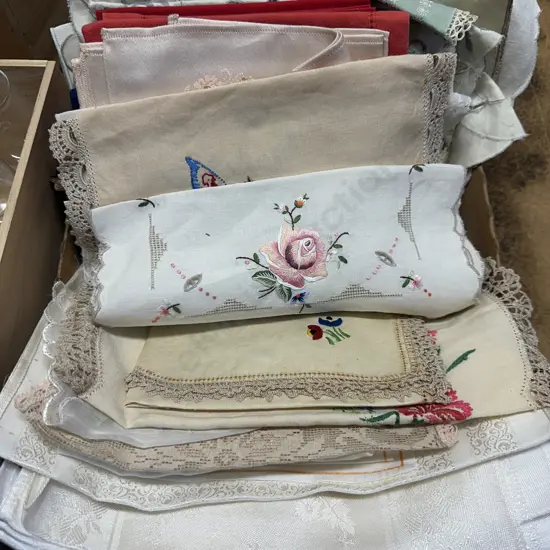 Selection Vintage Linen