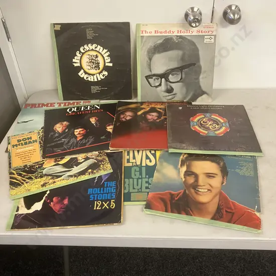 LPs - The Beatles – The Essential Beatles (Vinyl) Scarce 1972 NZ Pressing On Apple Label