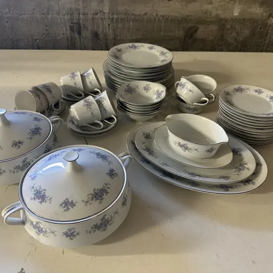 RC Japan 'Maxine' Dinnerware