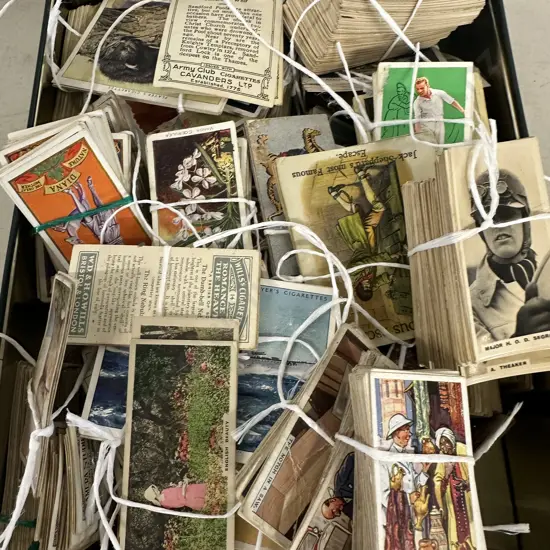 Selection Of Collectors Cigarette Cards Including Lambert & Butler, Ardath Tobacco Etc In Vintage Tin