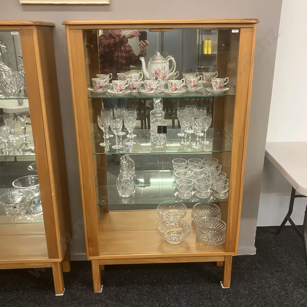 Rimu Double Glass Door Display Cabinet, Mirror Backed, 3 Adjustable Glass Shelves. H156 W93 D30cm Image 1++