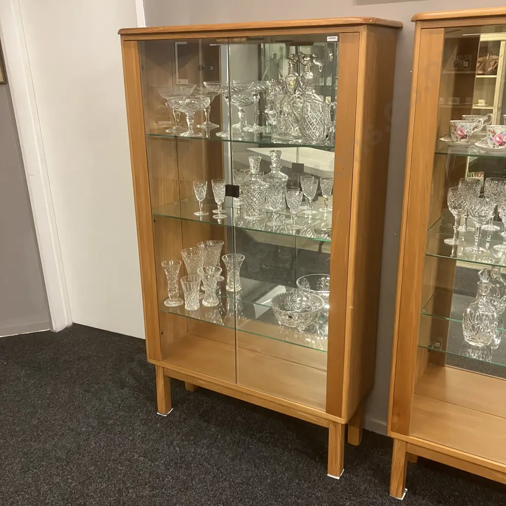 Rimu Double Glass Door Display Cabinet, Mirror Backed, 3 Adjustable Glass Shelves. H156 W93 D30cm Image 1++