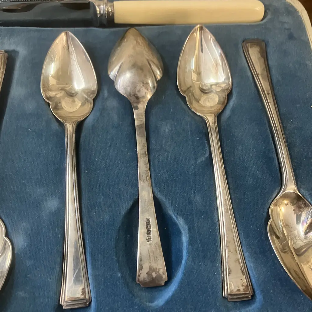 Set of 6 Sterling Silver Grapefruit Spoons, Hallmarked Sheffield 1923, Thomas Bradbury & Sons Image 1++