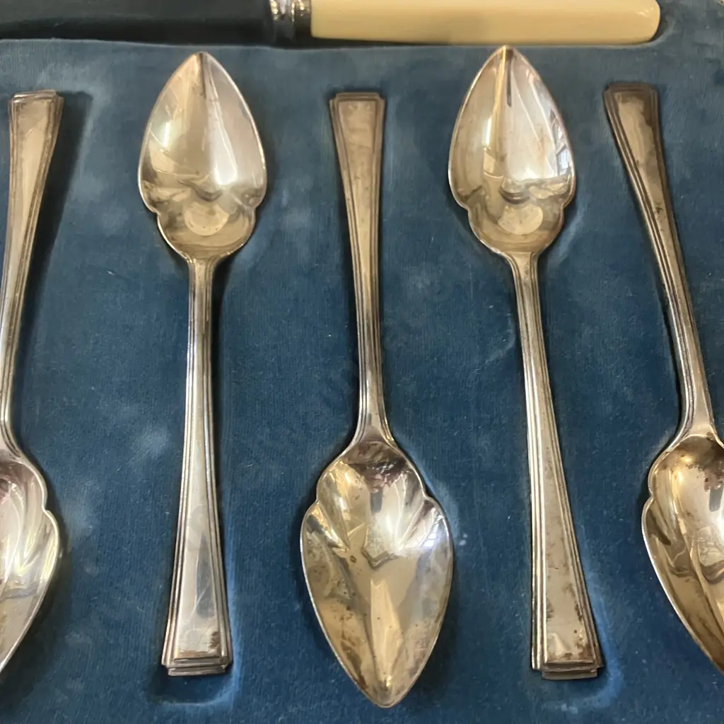 Set of 6 Sterling Silver Grapefruit Spoons, Hallmarked Sheffield 1923, Thomas Bradbury & Sons Image 1++