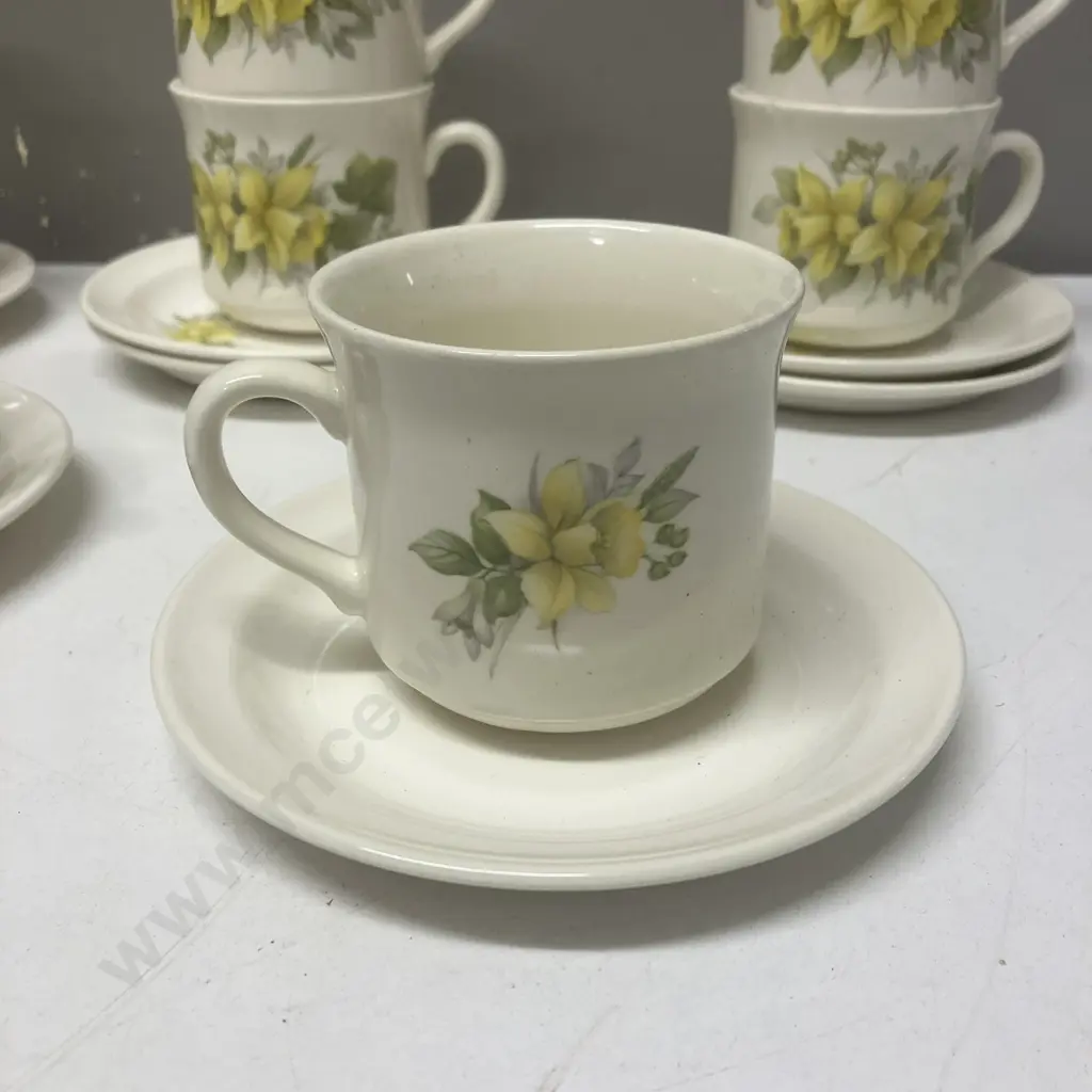 Crown Lynn Daffodils Pattern 7 x Cups & Saucers With an Extra Cup Image 1++