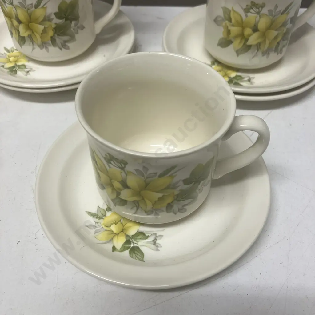 Crown Lynn Daffodils Pattern 7 x Cups & Saucers With an Extra Cup Image 1++