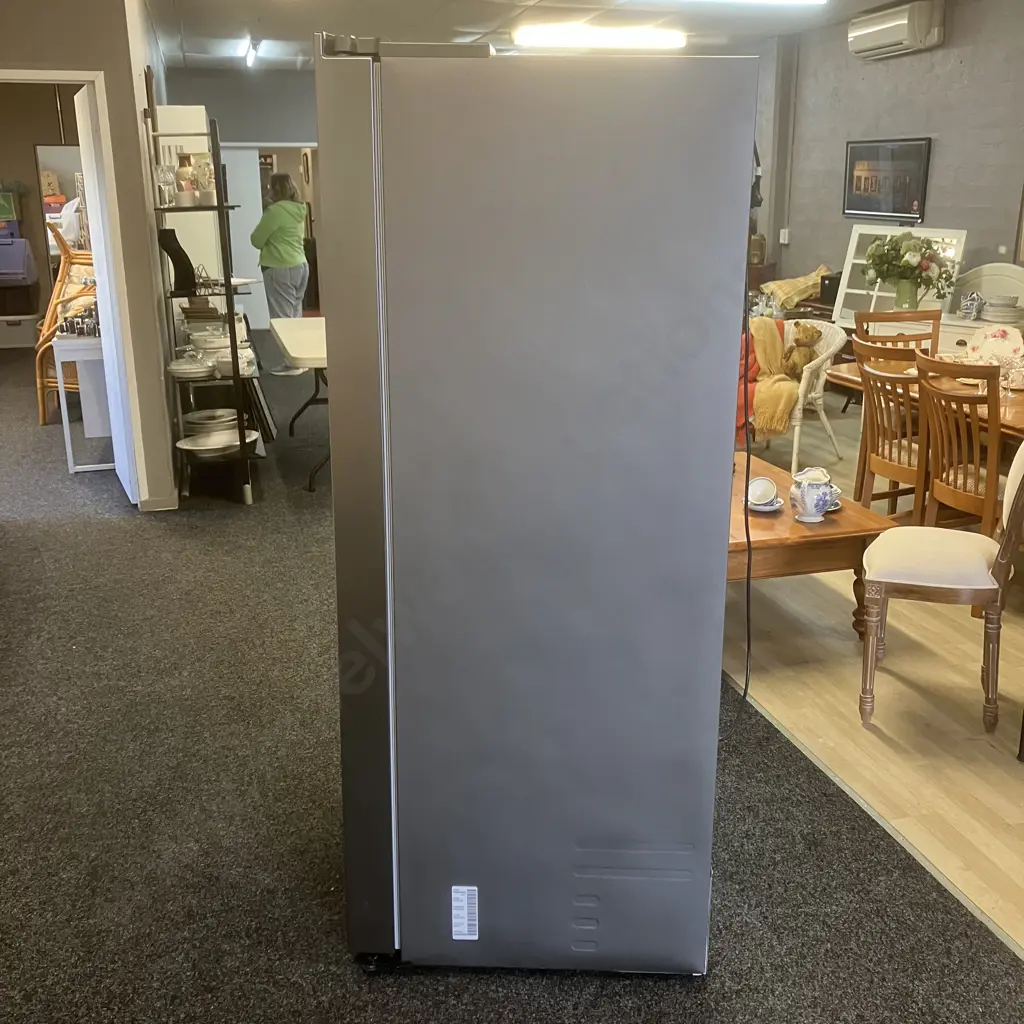 Samsung 655Litre Side By Side Fridge Freezer In Gentle Silver Matt Finish, Model SRS694NLS - (02 / 2022) Image 1++