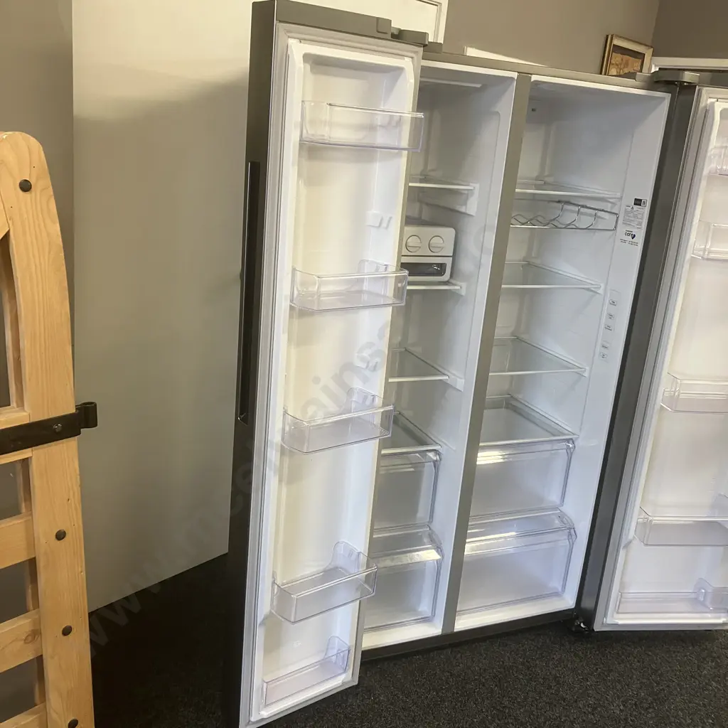 Samsung 655Litre Side By Side Fridge Freezer In Gentle Silver Matt Finish, Model SRS694NLS - (02 / 2022) Image 1++