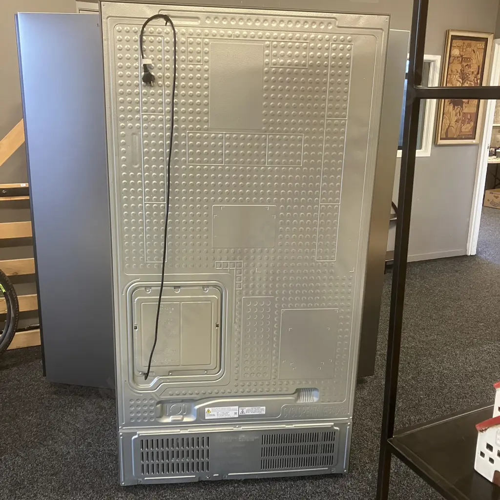 Samsung 655Litre Side By Side Fridge Freezer In Gentle Silver Matt Finish, Model SRS694NLS - (02 / 2022) Image 1++