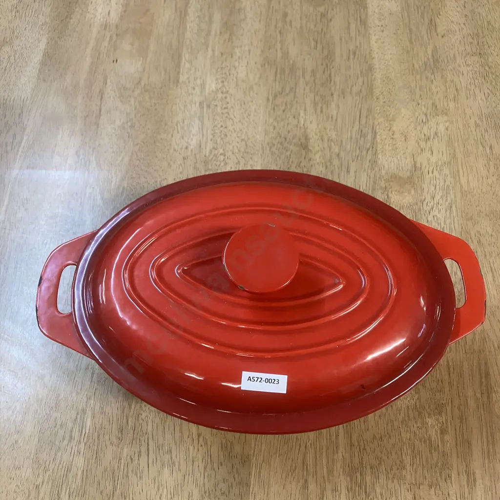 Red Enamel Cast Iron Oval Casserole With Lid - 29cm Image 1++