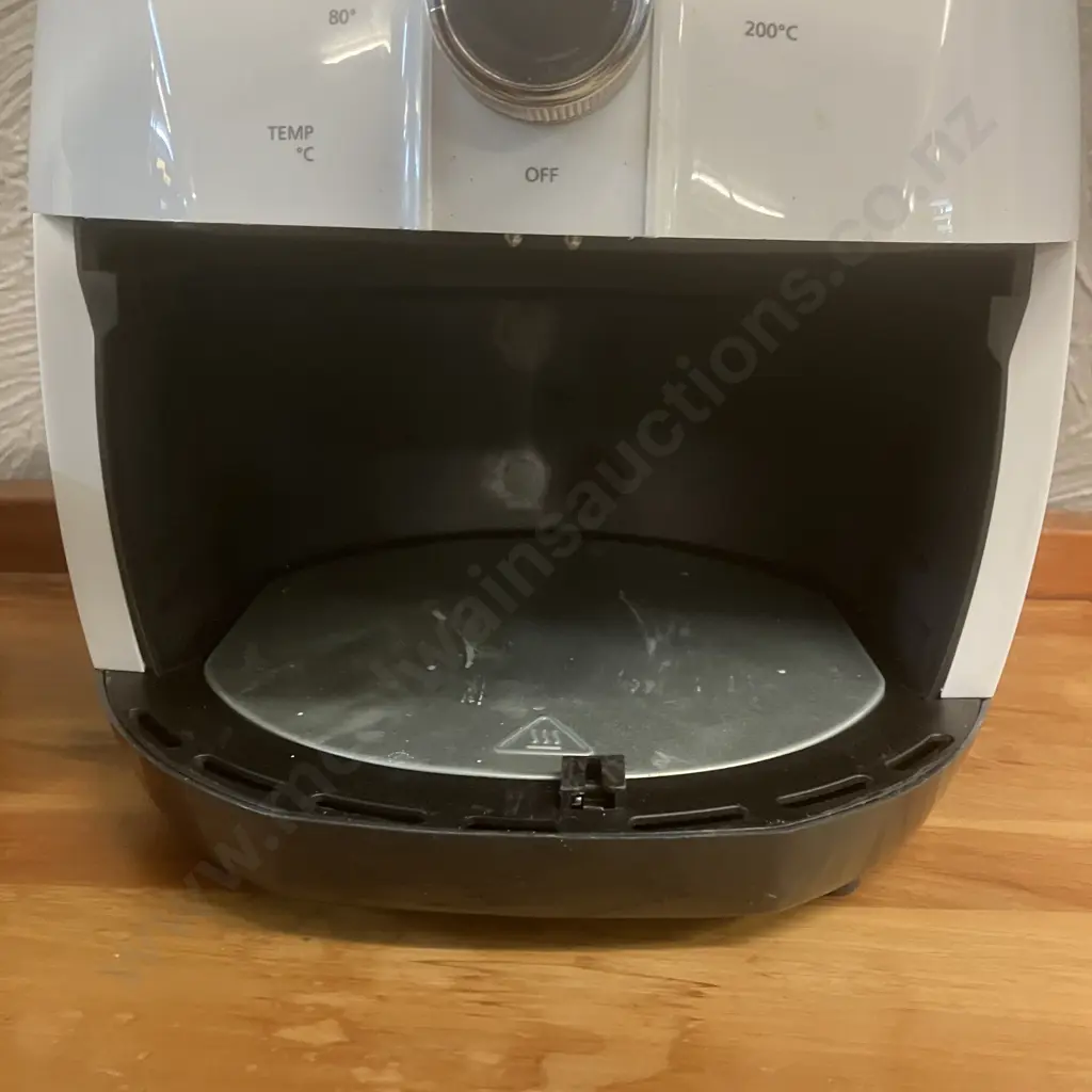 Sunbeam DuraCeramic Copper Infused Airfryer - White, Model AFP4000WH Image 1++