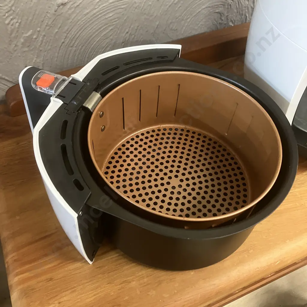 Sunbeam DuraCeramic Copper Infused Airfryer - White, Model AFP4000WH Image 1++