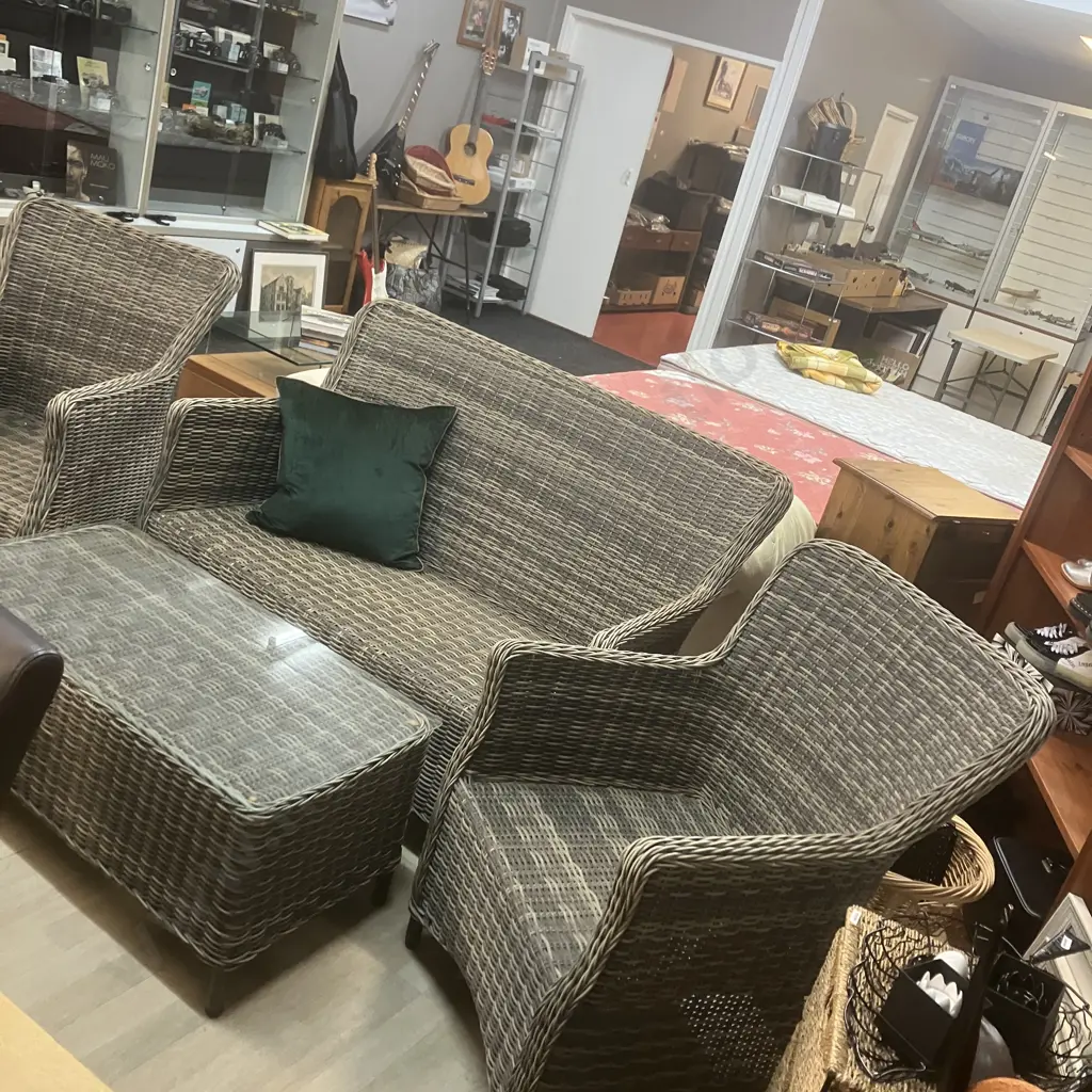 Poly Rattan Wicker 4 Piece Outdoor Set With Glass Topped Occasional Table Image 1++