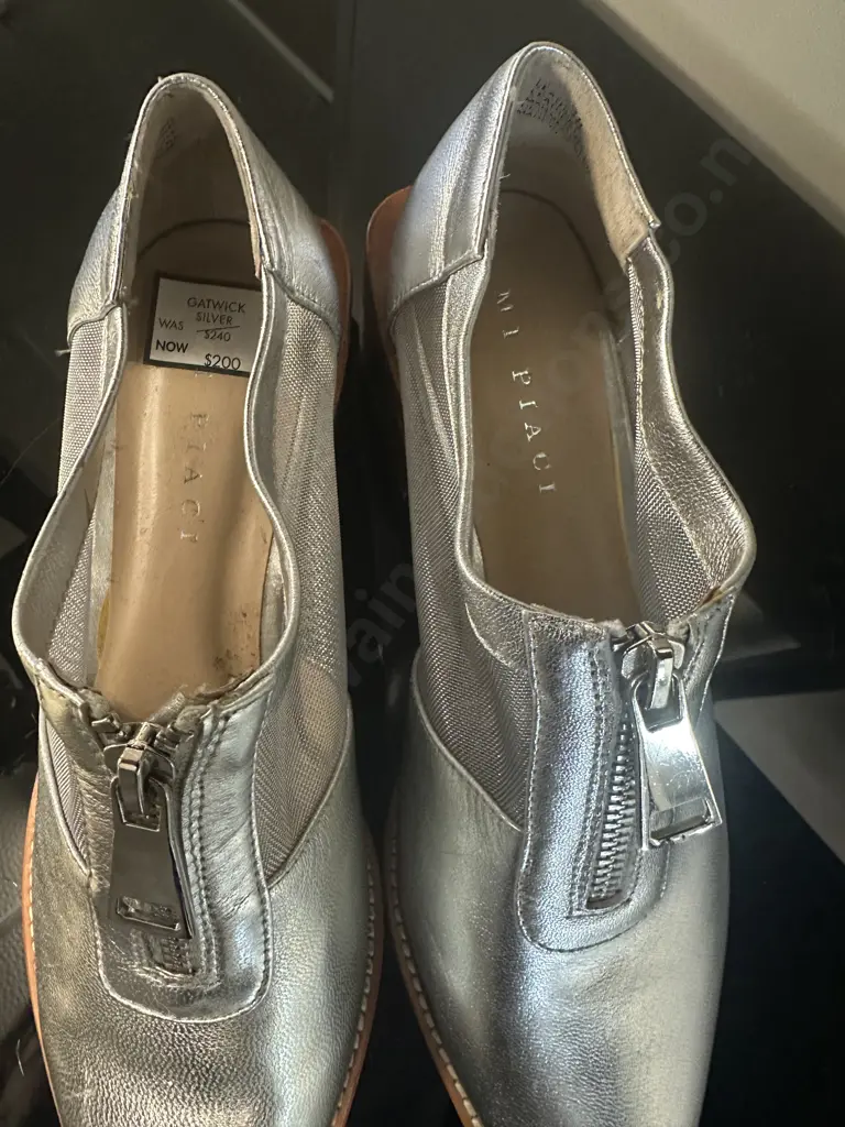 Pair of New Mi Piaci Shoes Size 38 Image 1++