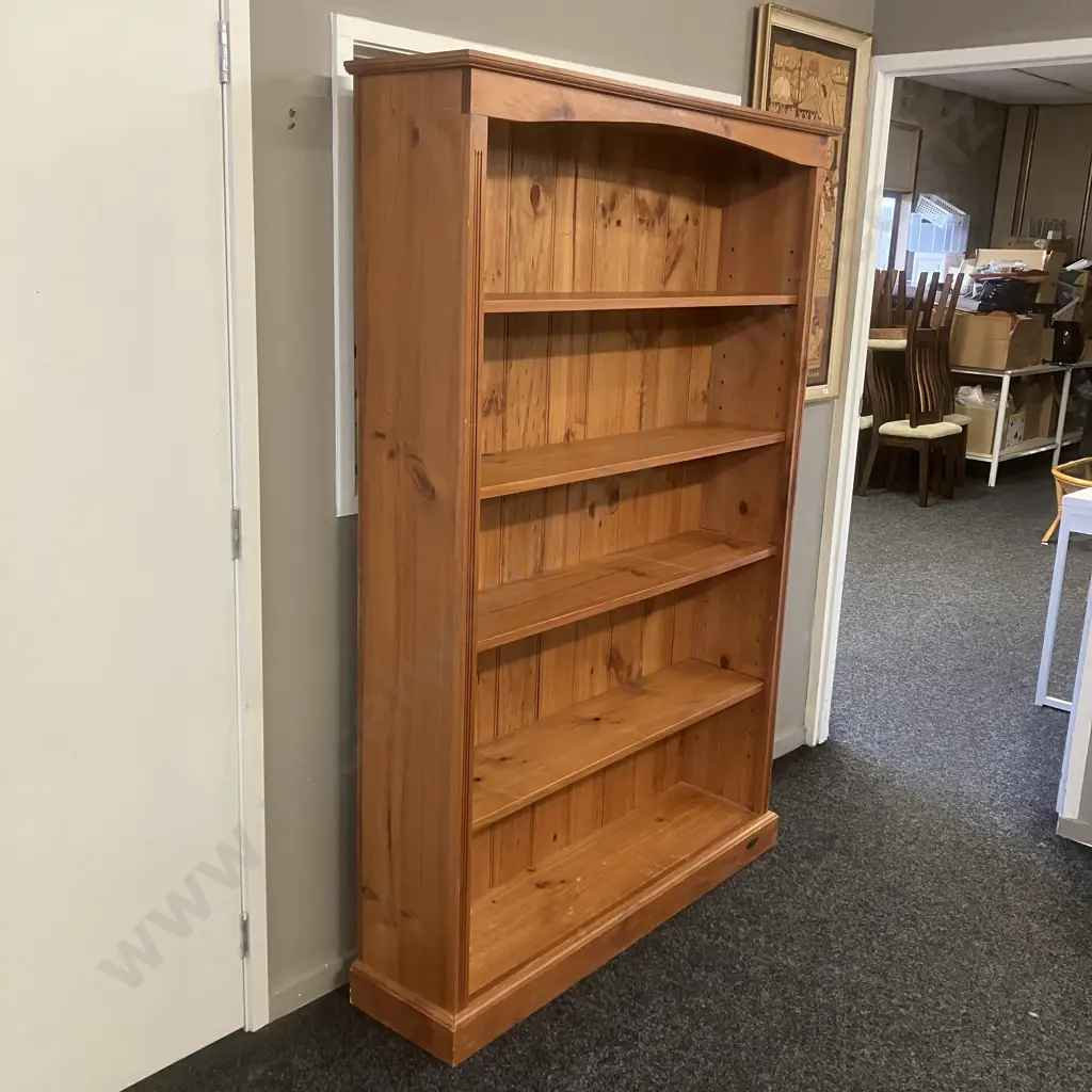 Cornwall Country Bookcase, 4 Shelves, Tongue & Groove Back. H180 W122 D29cm (Missing a Knob) Image 1++