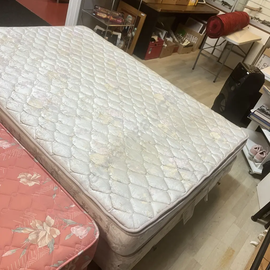 Dunlop Bedding Slumbertime Grand Aware Queen Size Mattress & Base Image 1++