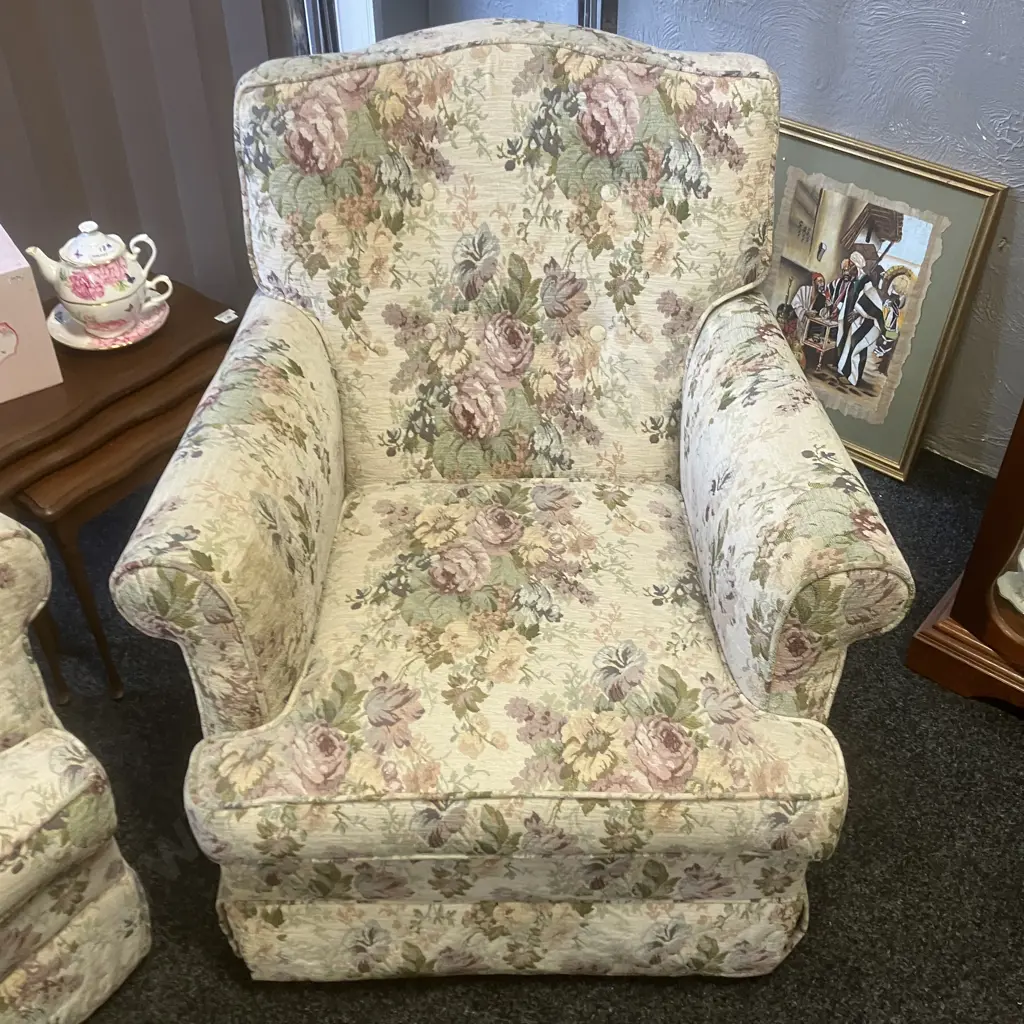 Sanderson Cloth Button Back 2 Seater Sofa With 2 Highbacked Armchairs Image 1++