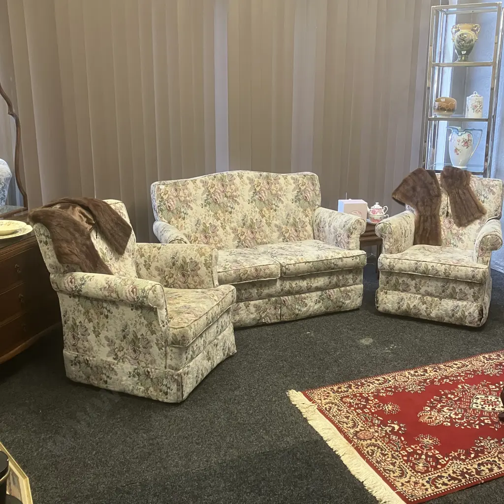 Sanderson Cloth Button Back 2 Seater Sofa With 2 Highbacked Armchairs Image 1++