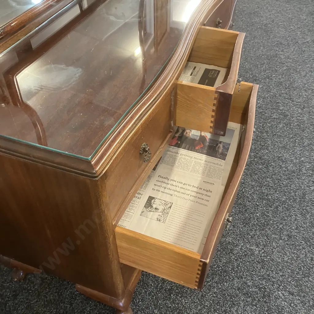 Mahogany Queen Anne Style Dresser With Mirror, Serpentine Front, Cabriole Legs, 8 Drawers. H167 W141 D48cm Image 1++