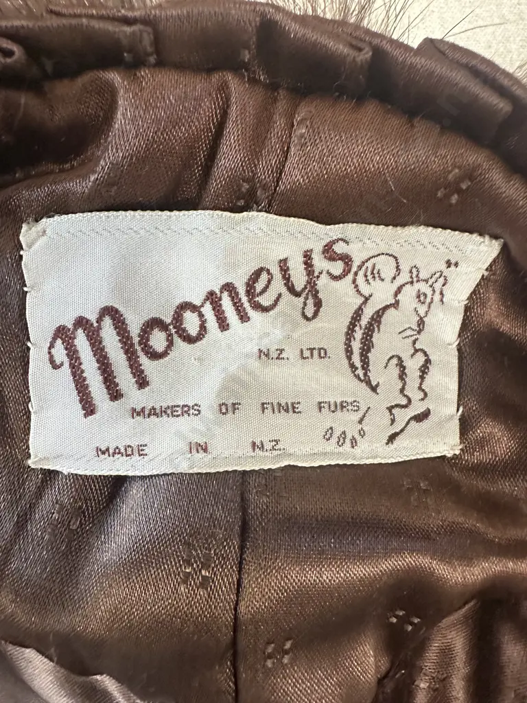 Vintage Mooneys Fine Furs Brown Stole/Shrug Image 1++