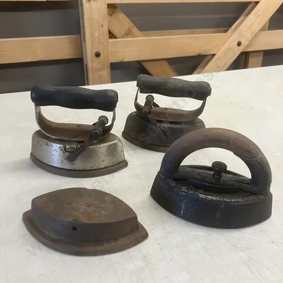 Mrs Potts Sad Iron, Two Sad Irons With Extra Core