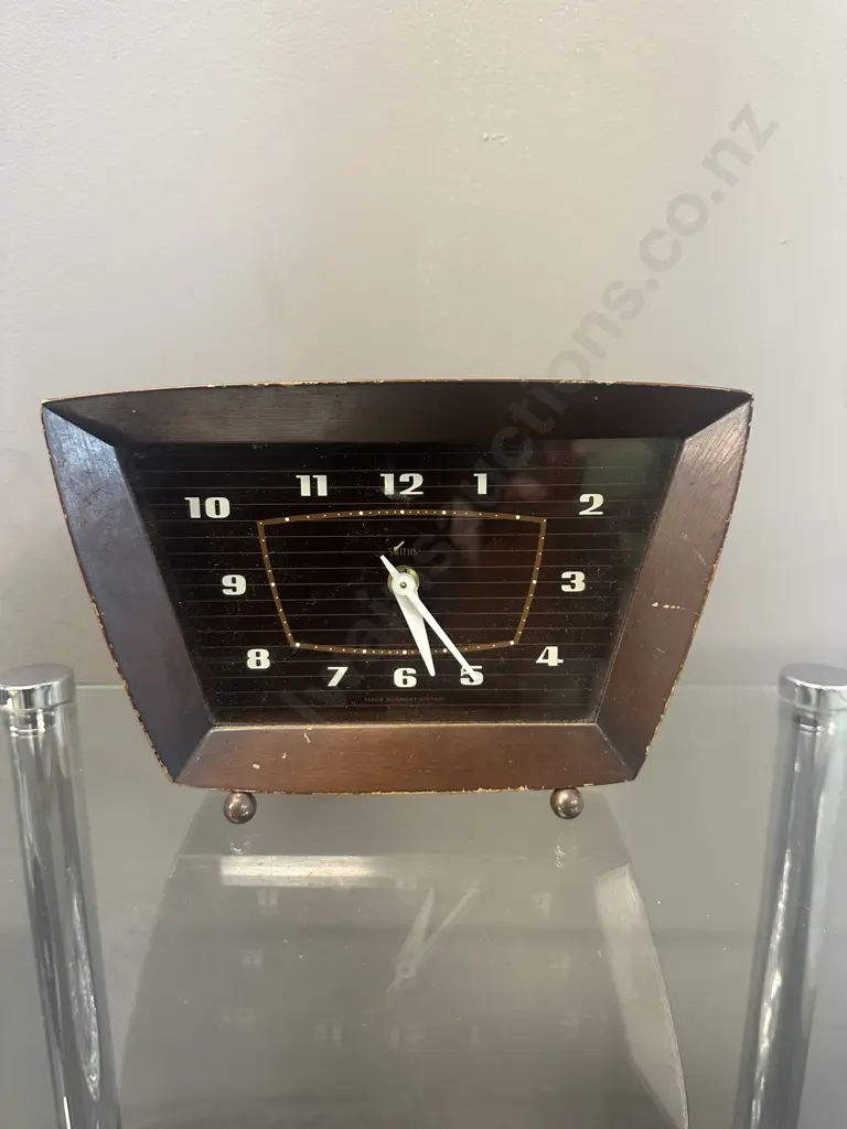Retro Vintage English Smiths Mantle Clock With Ball Feet Image 1++
