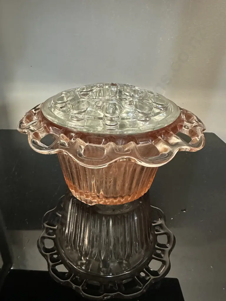 'Vintage Pink Depression Glass Bowl With Clear 16 Hole Frog Image 1++