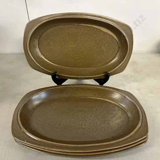 Temuka Pottery Rectangular Plates x4