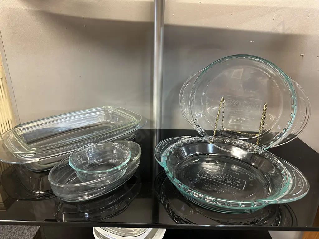 Selection Of Pyrex Dishes Image 1++