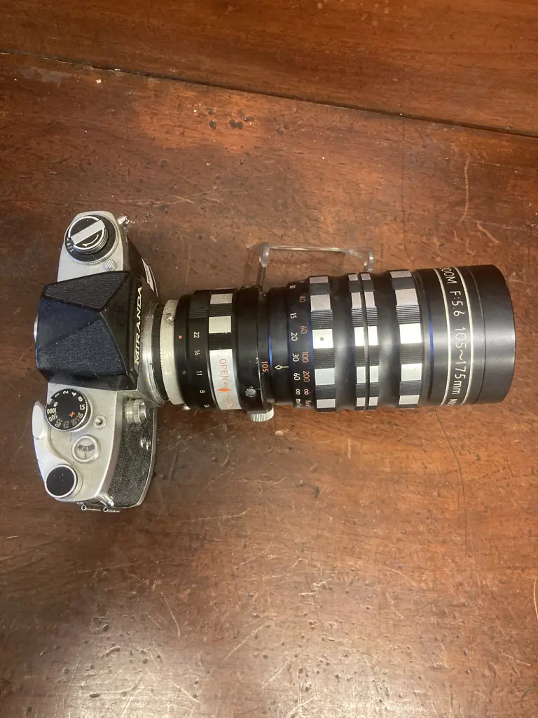 Vintage Miranda Camera Co. Miranda FB No. 714660 With Soligor Miranda Zoom F;5.6 105-175mm Lens Lens Image 1++
