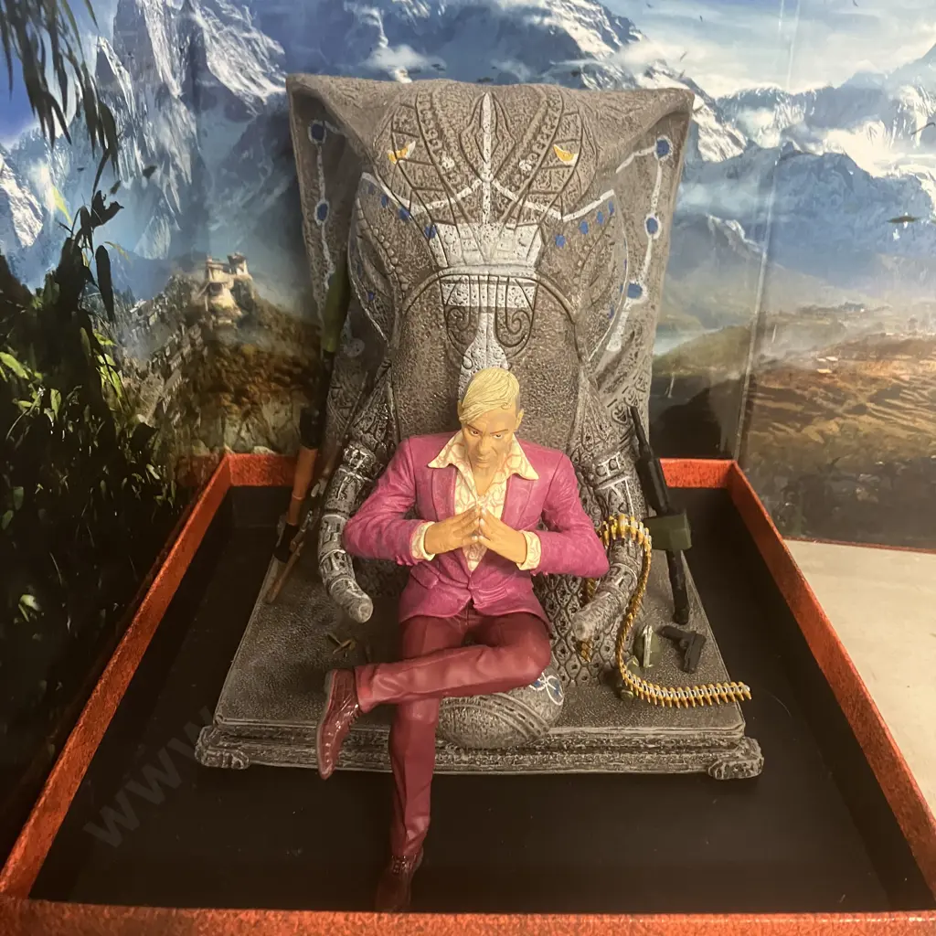 Far Cry 4 Pagan Min Figurine On Elephant Throne With Display Box, Map & Poster - 2014 UBICollectibles Image 1++
