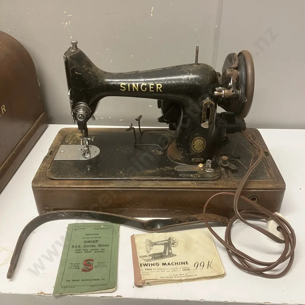 Singer Model 99K Sewing Machine With Manual In Bentwood Case, Serial #EJ257814 Image 1++