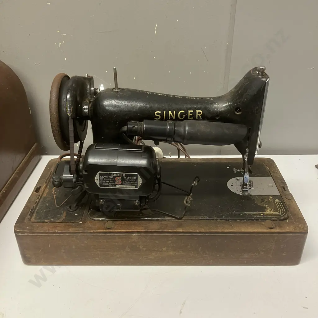 Singer Model 99K Sewing Machine With Manual In Bentwood Case, Serial #EJ257814 Image 1++