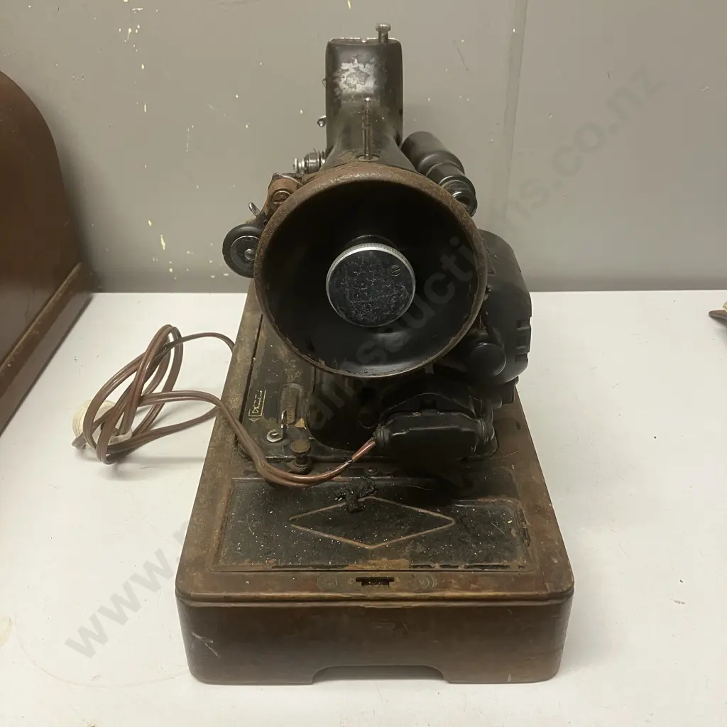 Singer Model 99K Sewing Machine With Manual In Bentwood Case, Serial #EJ257814 Image 1++