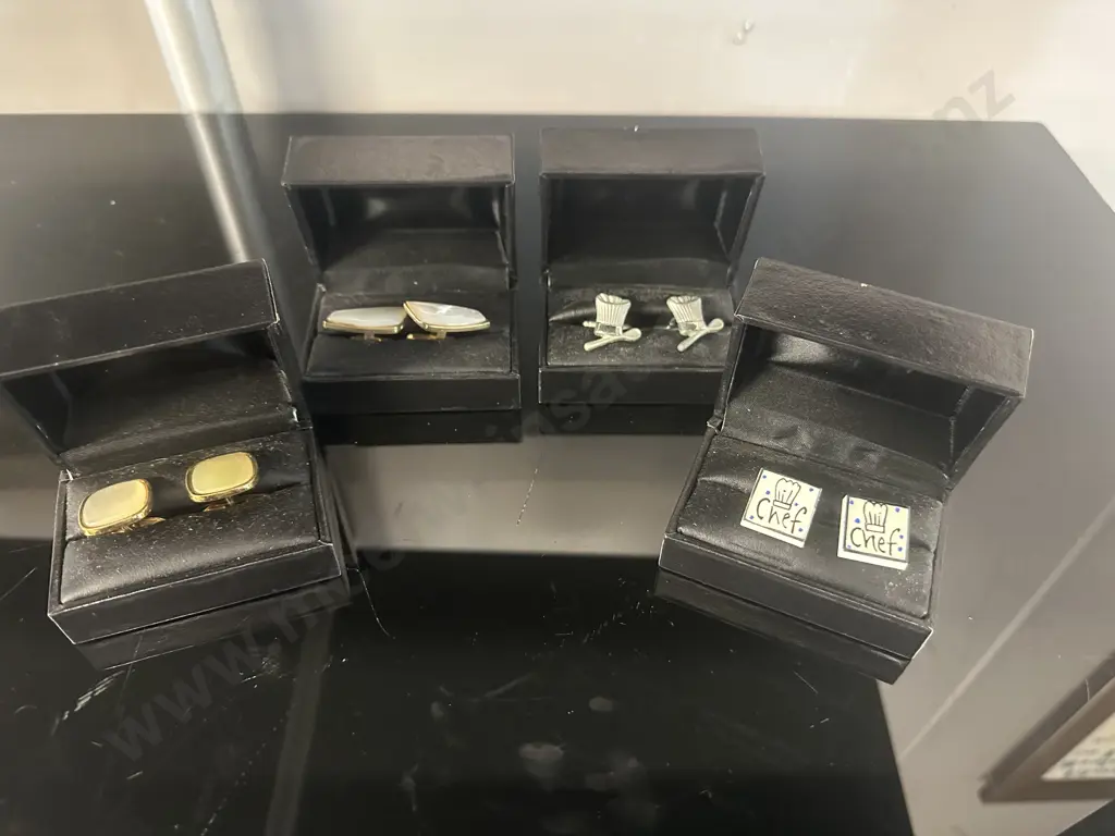 Cufflinkz4U Assorted Cuff Links In Black Presentation Cases  Image 1++
