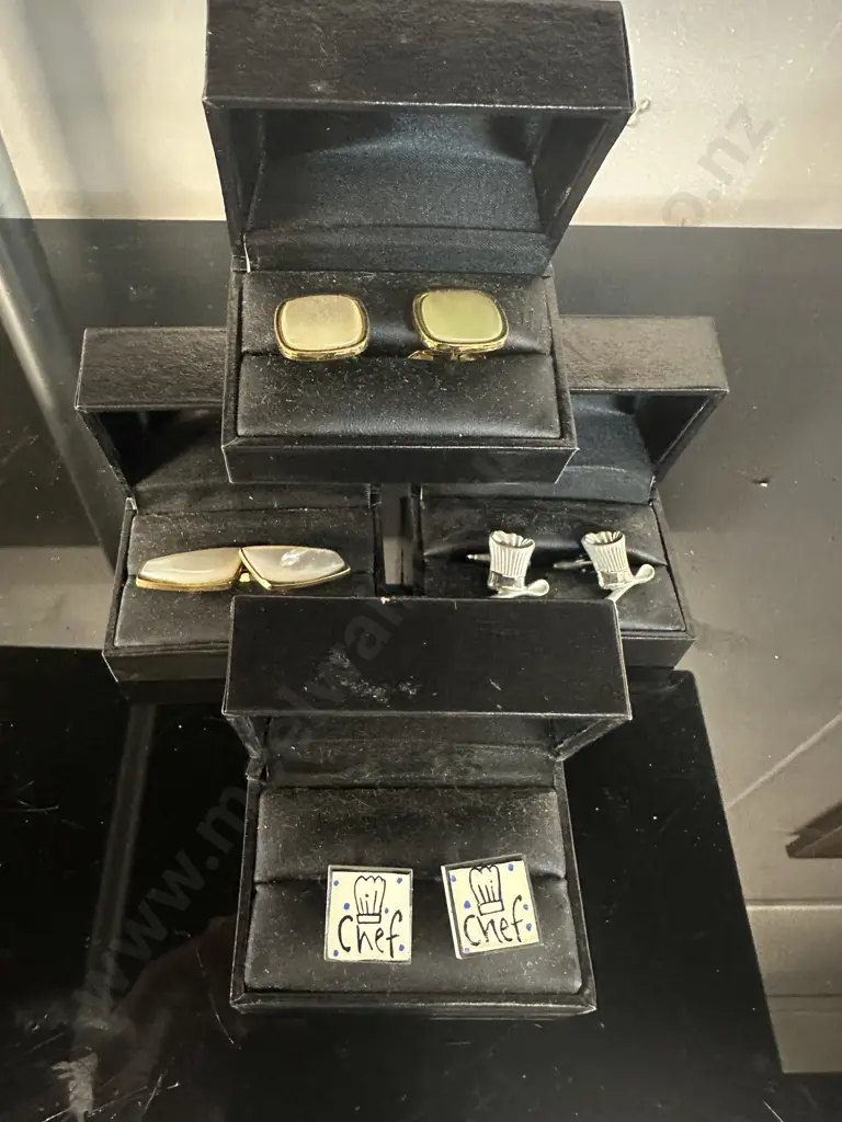 Cufflinkz4U Assorted Cuff Links In Black Presentation Cases  Image 1++