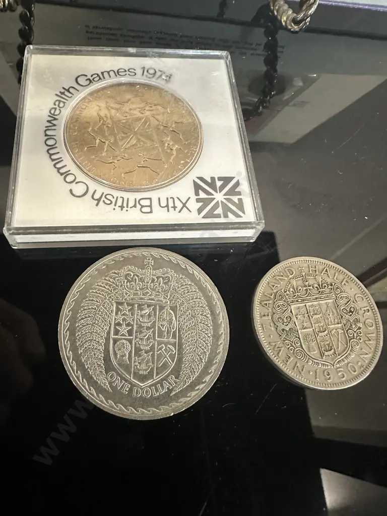 Ordinary Uncirculated Coins Of New Zealand 1965, 1974 British Commonwealth Games One Dollar Etc Image 1++